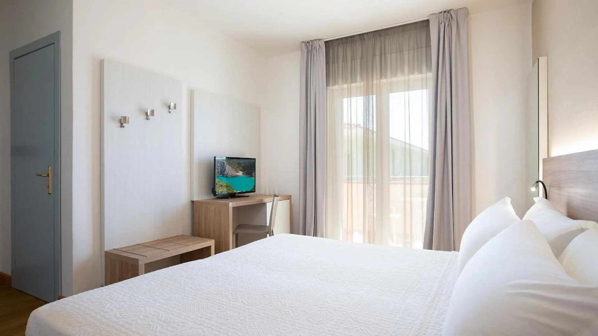 Lu' Hotel Porto Pino 4*, Sant'Anna Arresi Italy